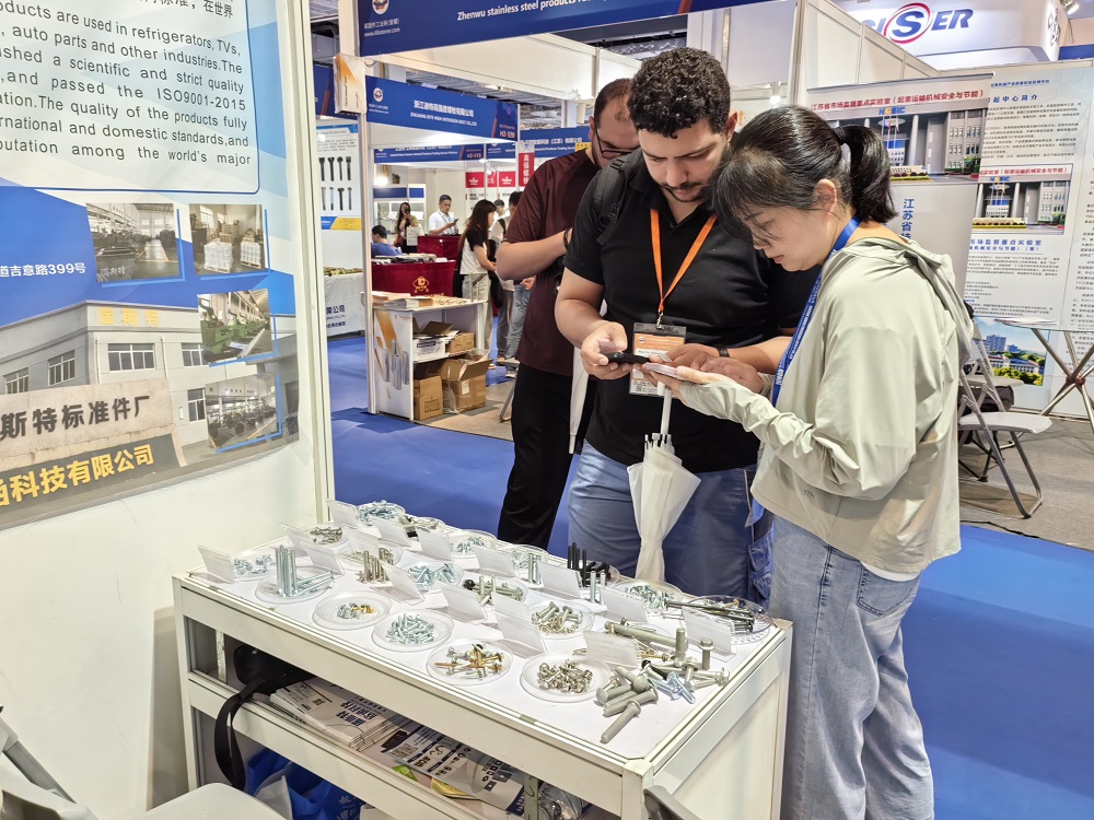 Die Jiaxing Xinhan -Technologie leuchtete bei der Ausstellung der internationalen Branche 2025 in Shanghai und diskutierte gemeinsam über die Zukunft der Branche.